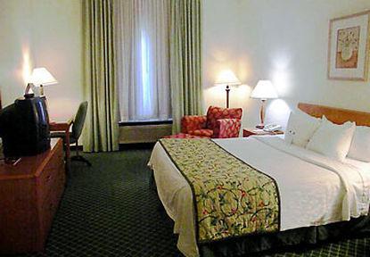 Fairfield Inn & Suites Indianapolis East Room photo